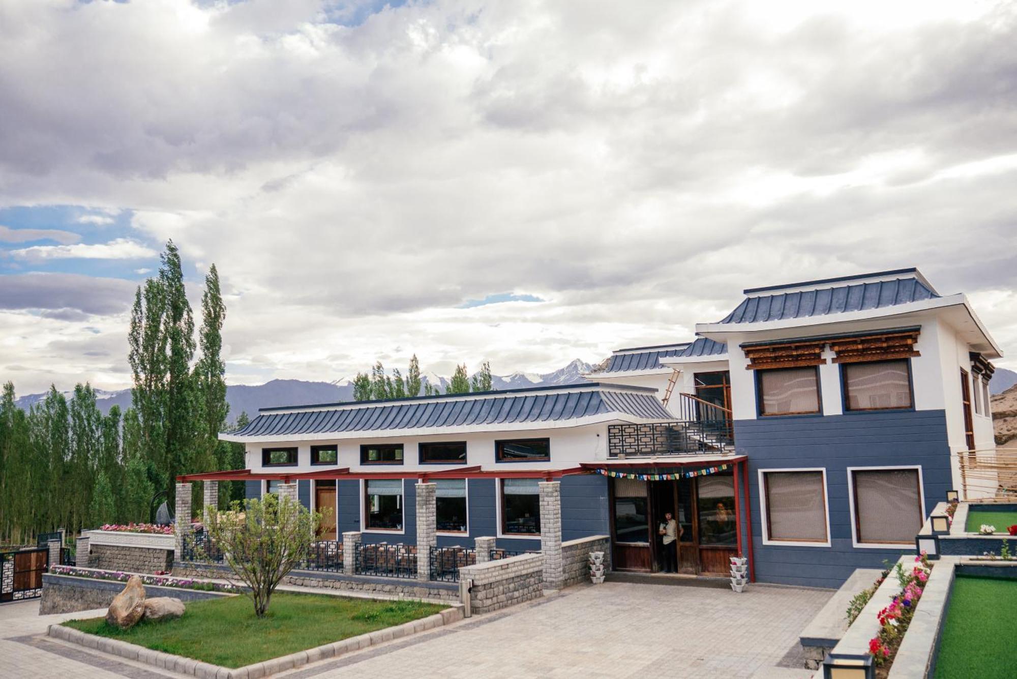 Angkasa Ladakh Resort Leh Bagian luar foto