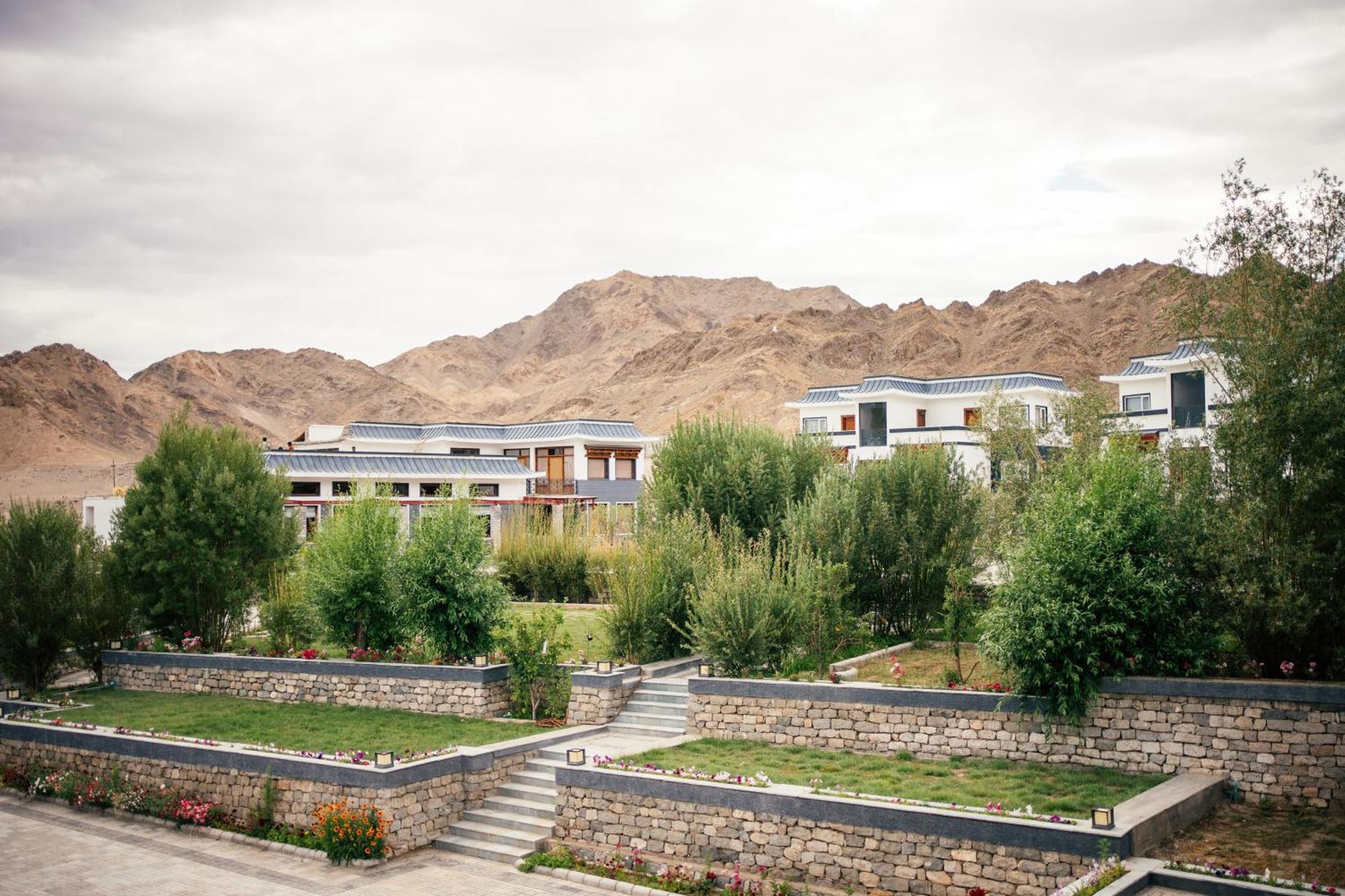 Angkasa Ladakh Resort Leh Bagian luar foto